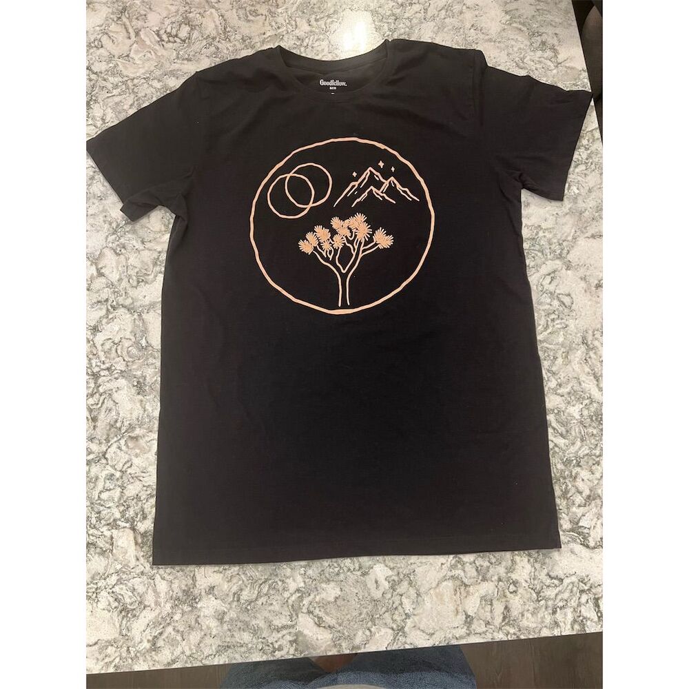 Goodfellow & Co. Men's M Black Graphic T-Shirt Gold Circle Tree Mountain